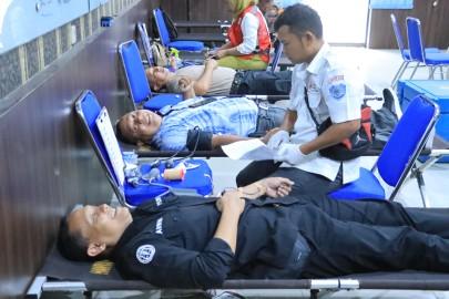 Peringati HUT ke-74 Humas Polri, Polres Labuhanbatu Gelar Donor Darah