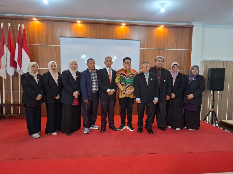SMK Tunku Abdul Aziz, Kedah, Malaysia Lakukan Kunjungan Resmi ke SMAN 2 Medan