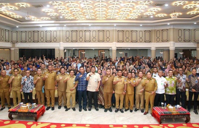 Hadiri Akad Massal KUR dan KPP, Wesly; Manfaatkan Program Pemerintah Dengan Baik