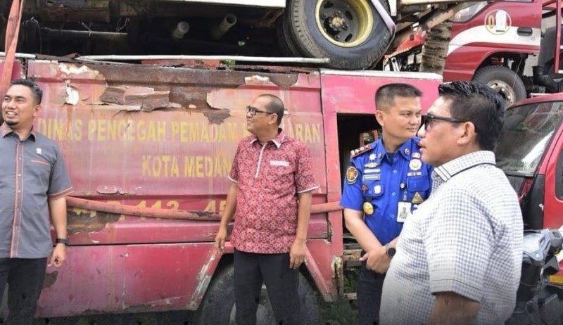 Sorot Mobil Rongsokan Damkar Bertumpuk, Pansus P2K Minta Pemko Lelang Dan Bangun Poliklinik