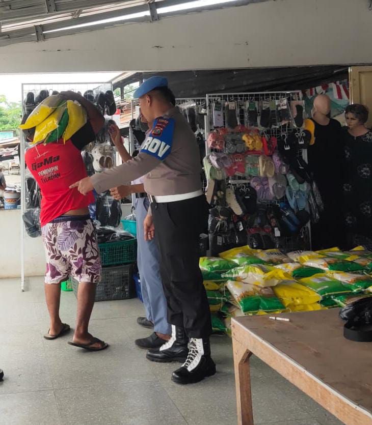 Polres Pelabuhan Belawan Gelar Gerakan Pangan Murah Polri, Jual 3 Ton Beras SPHP ke Warga