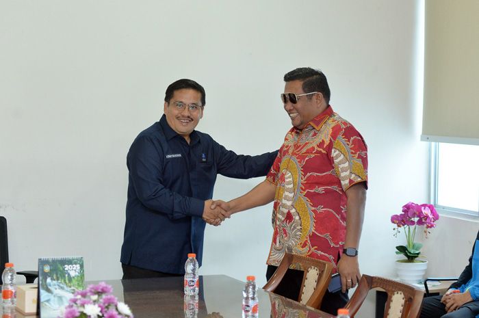 Sekdaprov Sumut Beri Semangat Atlet Tinju Hadapi Popnas 2025