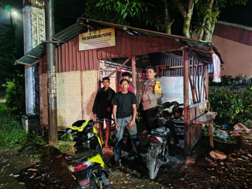 Bhabinkamtibmas Polsek Dolok Pardamean Cek Poskamling, Wujudkan Keamanan Kondusif Lewat Sinergi Polisi dan Warga