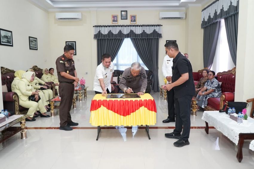 Kajati Sumut Kunjungi Nias Selatan dan Salurkan Bantuan Sosial