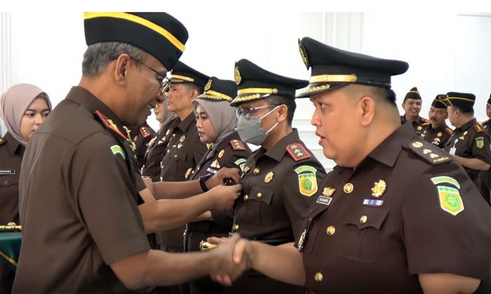 Muhammad Husairi Resmi Dilantik jadi Kabag TU Kejati Sumatera Barat