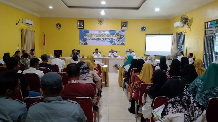APBDes Perubahan Tahun 2025 Desa Kampung Hilir Ditetapkan, Babinsa Turut Mengawal