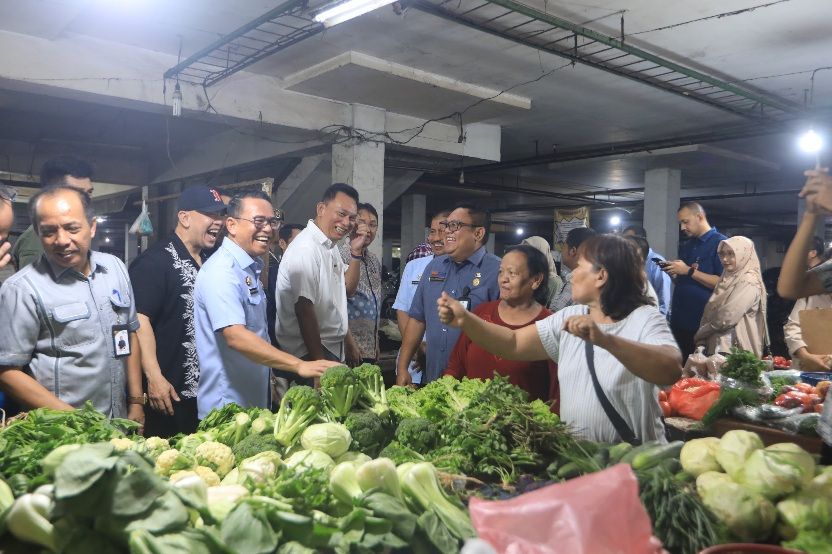 Pantau Harga Bahan Pangan di Medan, Zakiyuddin Harahap Tinjau Pasar Petisah dan Pusat Pasar