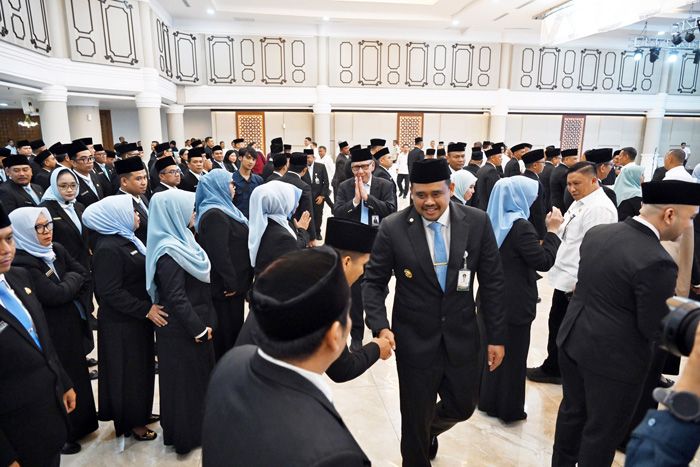 Gubernur Sumut Bobby Nasution Lantik 177  Pejabat Administrator dan Pengawas