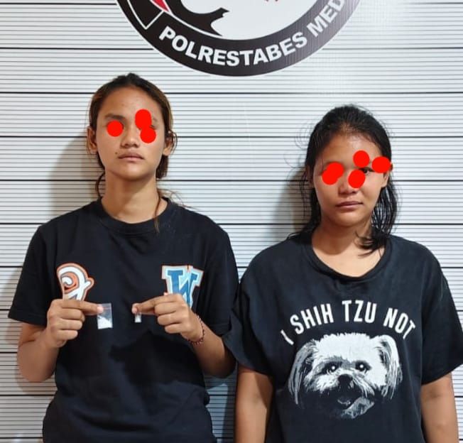 Wanita Kakak Beradik Kompak Jualan Sabu