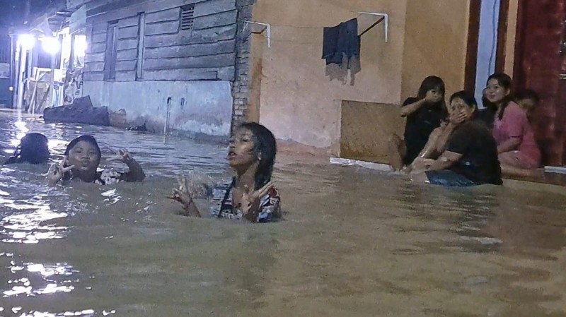 Hujan Deras di Hulu Sungai Bahilang, Ratusan Rumah Dua Kecamatan Kota Tebingtinggi Terendam