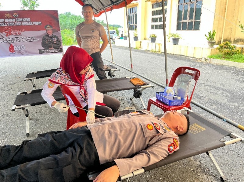 HUT ke-74 Humas Polri Polres Labusel Gelar Donor Darah Serentak