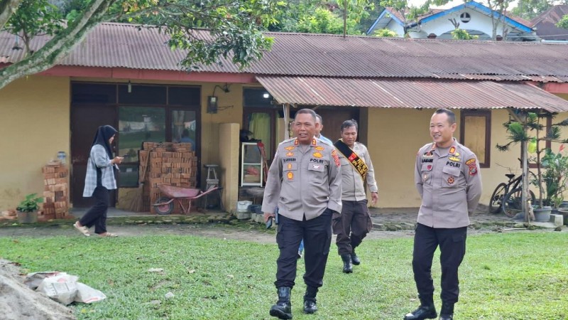 Kapolres Simalungun Hadir Pagi-Pagi di Polsek Panei Tongah, Pastikan Personel Siap Siaga Layani Masyarakat