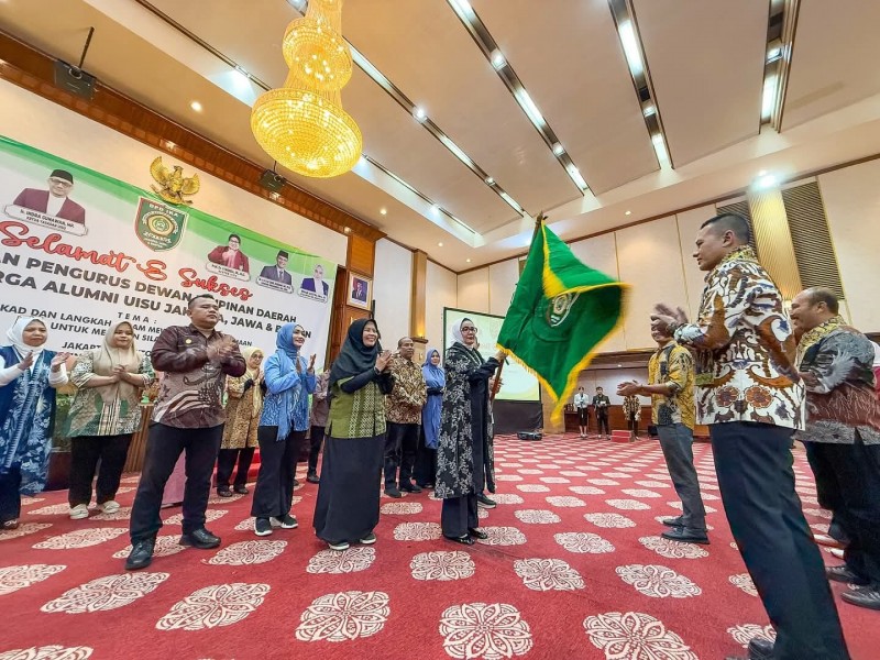 Dr. Musa Rajekshah Lantik Pengurus DPD IKA UISU Jakarta, Jawa, dan Banten di Auditorium Kementerian Pertanian