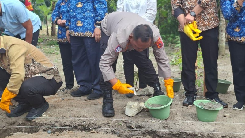 Kapolres Simalungun Hadiri Peletakan Batu Pertama 800 Unit Koperasi Merah Putih, Wujudkan Kemandirian Ekonomi Desa