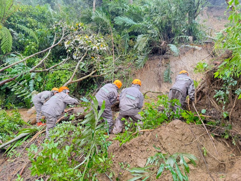 Brimob Polda Sumut Terobos Bencana: Dua Unit SAR Dikerahkan Tembus Banjir & Longsor Tapanuli Tengah
