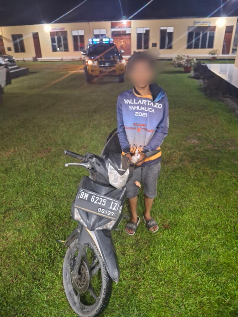 Polsek Tanah Jawa Amankan Tersangka Penggelapan Sepeda Motor