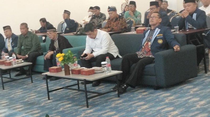 Berlangsung Sukses, Wamendes PDT Secara Resmi Tutup RAKORNAS IKA BKPRMI Tahun 2025