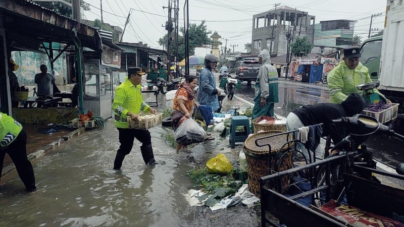 Bencana Melanda 20 Wilayah di Sumut, Polda Sumut Kerahkan 1.754 Personel untuk Penanganan Cepat dan Terukur