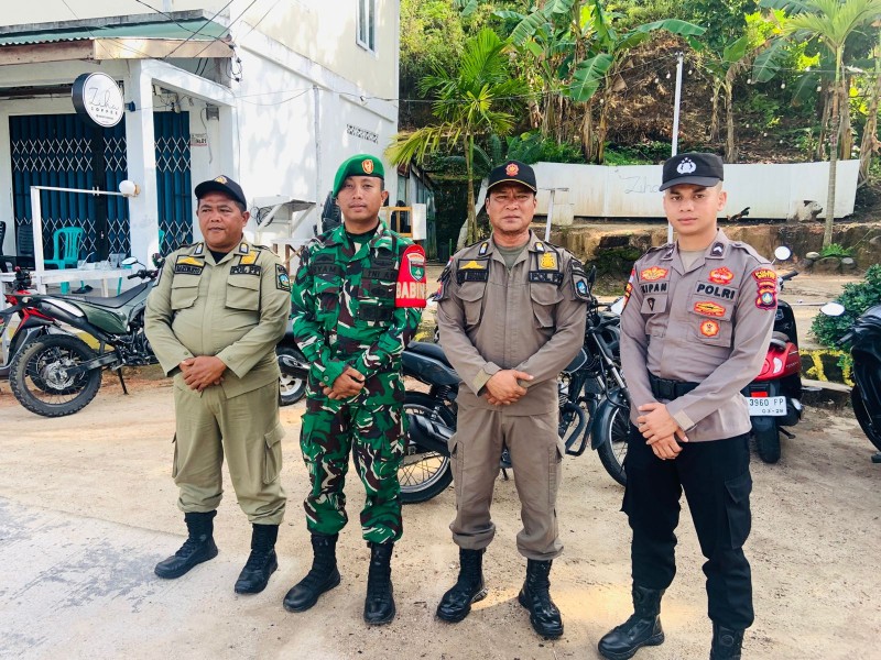 Patroli Gabungan Babinsa dan Polsek Tambelan Jaga Kondusifitas Kamtibmas di Tambelan