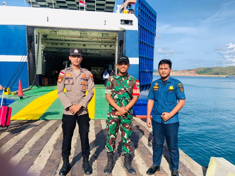 Patroli Bersama TNI, Polri dan Komduk : Jaga Keamanan dan Kelancaran Aktivitas masyarakat di Pelabuhan Tambelan