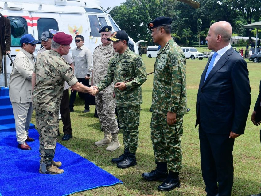 Panglima TNI Dampingi Presiden RI dan Raja Yordania Saksikan Demonstrasi Joint Drone Exercise