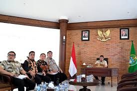 Perkuat Danau Toba sebagai Destinasi Super Prioritas, Bobby Nasution dan Luhut Matangkan Program 2026