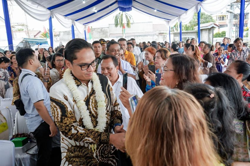 Safari Natal di Paroki St. Fransiskus Assisi Padang Bulan, Rico Waas Ajak Jemaat Perkuat Keharmonisan Keluarga