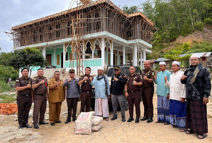 Adhyaksa Peduli, Kejari Madina Dukung Pembangunan Pondok Pesantren Syahrani Bariah Zulkarnaen di Desa Salambue