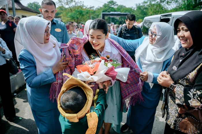 Kahiyang Ayu Ajak Anak PAUD Amalkan Ikrar Kebiasaan Anak Indonesia Hebat di Kampung Ceria Anak Merdeka 2025