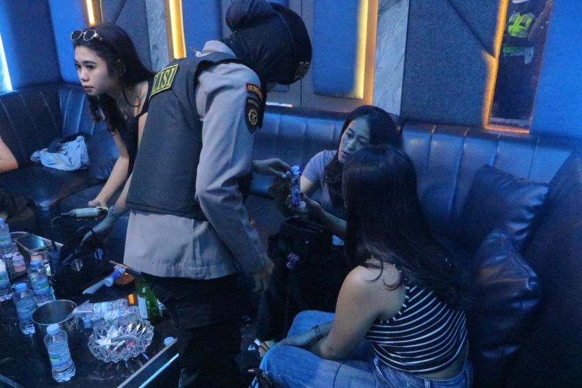Pengunjung THM Kripton Medan di Razia, 11 Positif Narkoba  Tes Urine