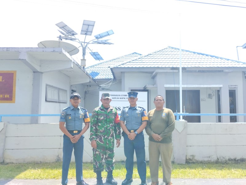 Patroli Bersama untuk Meningkatkan Keamanan dan Ketertiban Masyarakat Desa Kukup Kecamatan Tambelan