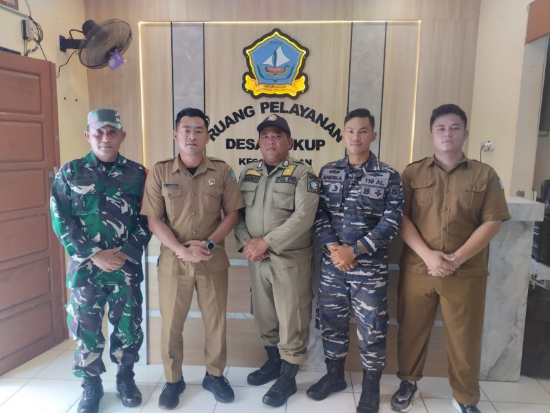 Sinergi TNI dan Aparat Desa Di Wilayah Koramil 07/Tambelan Jaga Kondusifitas Desa Kukup Melalui Patroli Rutin