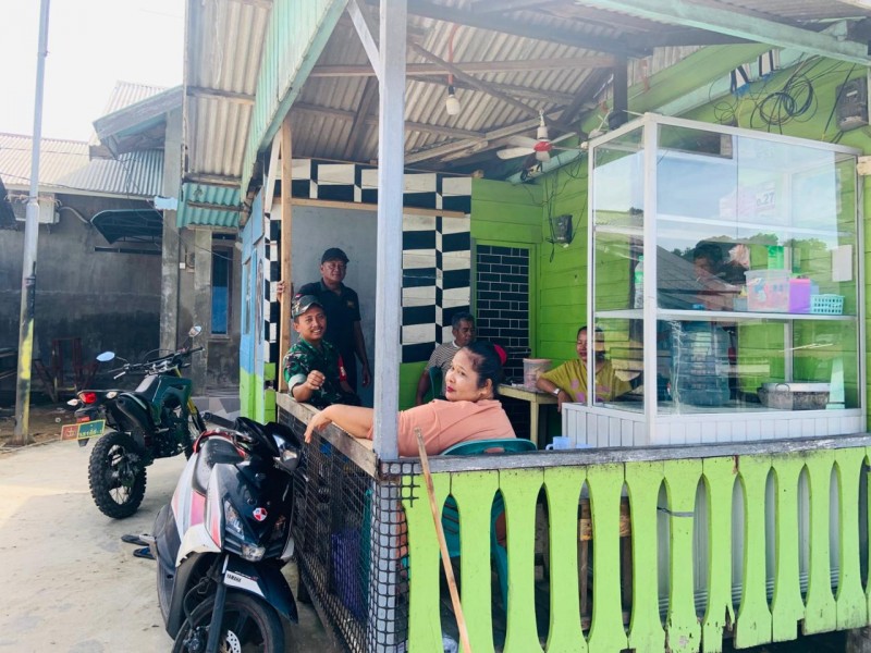 Babinsa Desa Kampung Melayu Tekankan Pentingnya Kepedulian Terhadap Lingkungan dan Anak