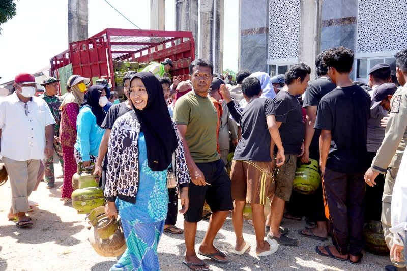 Antrean BBM di Tapteng Semakin Berkurang, Pasokan Gas Rumah Tangga Mulai Didistribusikan