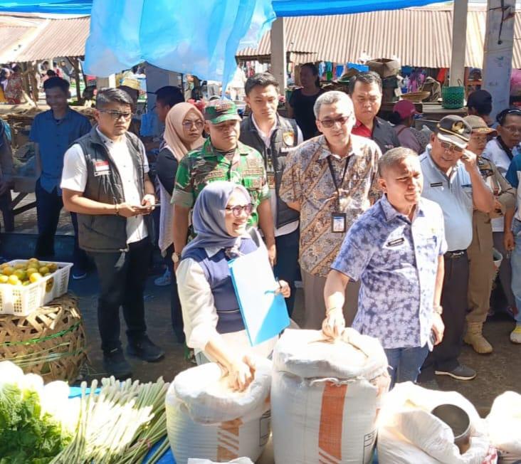 Sat Reskrim Polres Simalungun Sidak Pasar Jelang Natal, Pastikan Harga Sembako Stabil dan Stok Aman