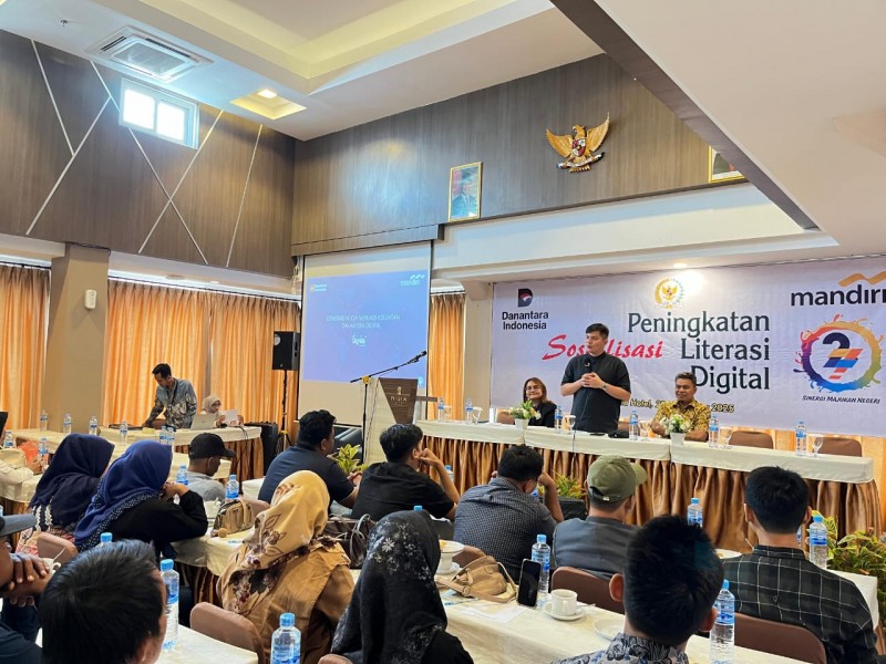Sosialisasi Peningkatan Literasi Digital: Masyarakat Diajak Lebih Cerdas dan Aman di Era Internet