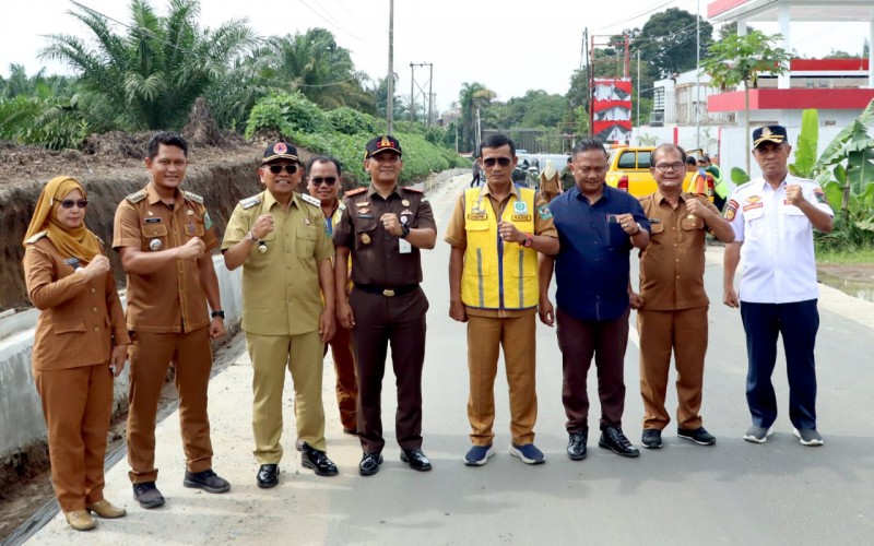 Bupati dan Kajari Simalungun Tinjau Ruas Jalan di Tapian Dolok dan Bandar Huluan