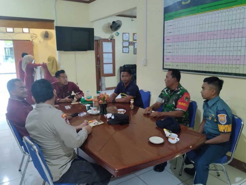 Curah Hujan Tinggi, Babinsa Desa Kukup : Himbau Warga Agar Waspada Bencana Banjir dan Longsor