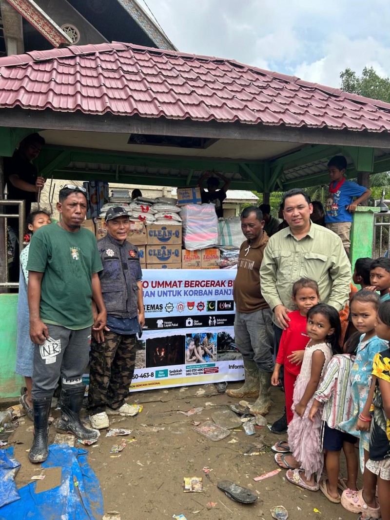 Posko Ummat Bergerak Bersama Salurkan Bantuan Kemanusiaan ke Korban Banjir Bandang Aceh Tamiang