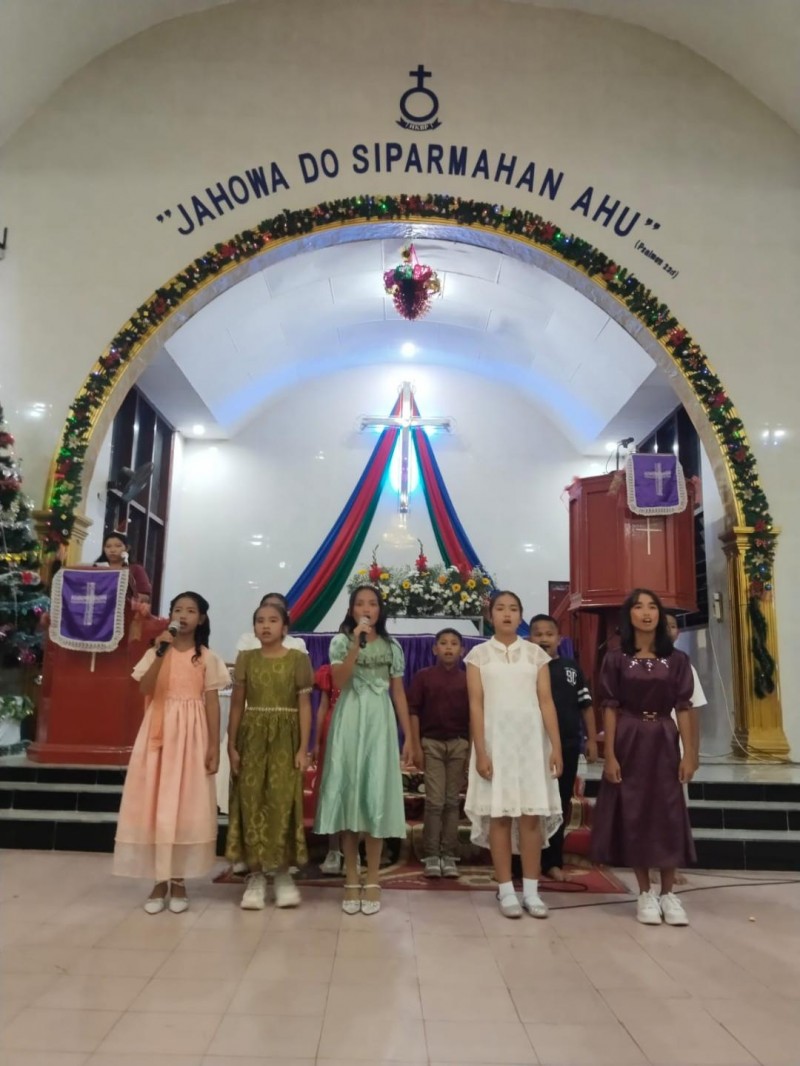 Perayaan Natal Sekolah Minggu HKBP Bahal Gajah Tiga Bolon Penuh Suka Cita