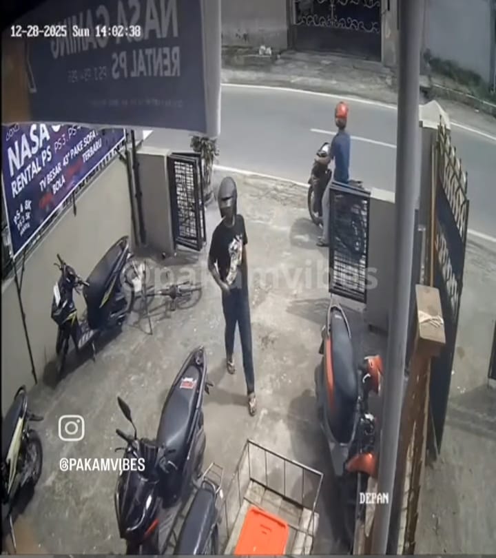 Maling  Gasak Motor Pengunjung Rental PS