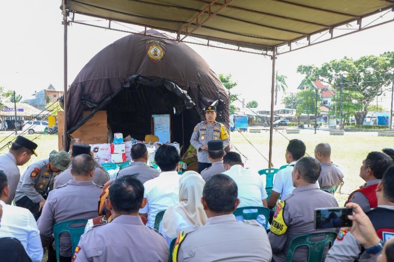 Wakapolda Sumut Tinjau Posko Pengungsian dan Berikan Arahan kepada Personel di Belawan