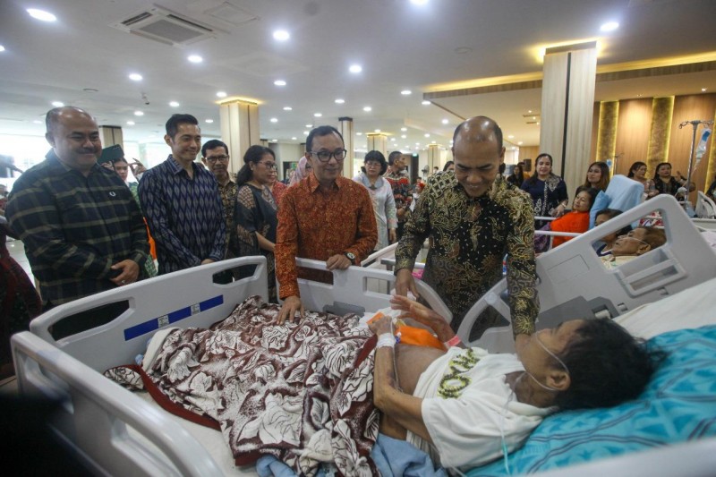 Semangat Yang Menyembuhkan Dalam Natal RS Adam Malik Bersama Pasien