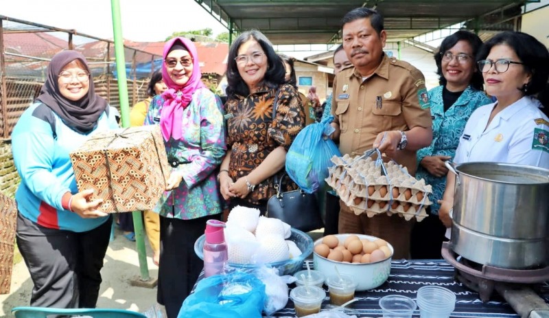 Acara Kampung Keluarga Berkualitas, Ketua PKK Simalungun Apresiasi Lansia, Ibu Hamil dan Balita