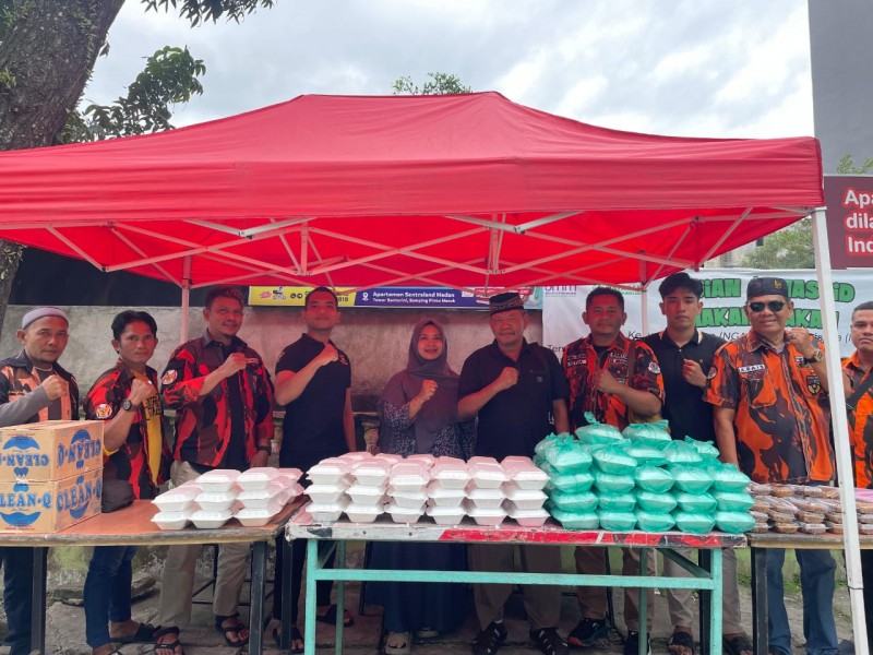 PAC Pemuda Pancasila Medan Area Bersama Ranting Sukaramai II Gelar Jum&rsquo;at Berkah, Bagikan Nasi Usai Sholat Jum&rsquo;at