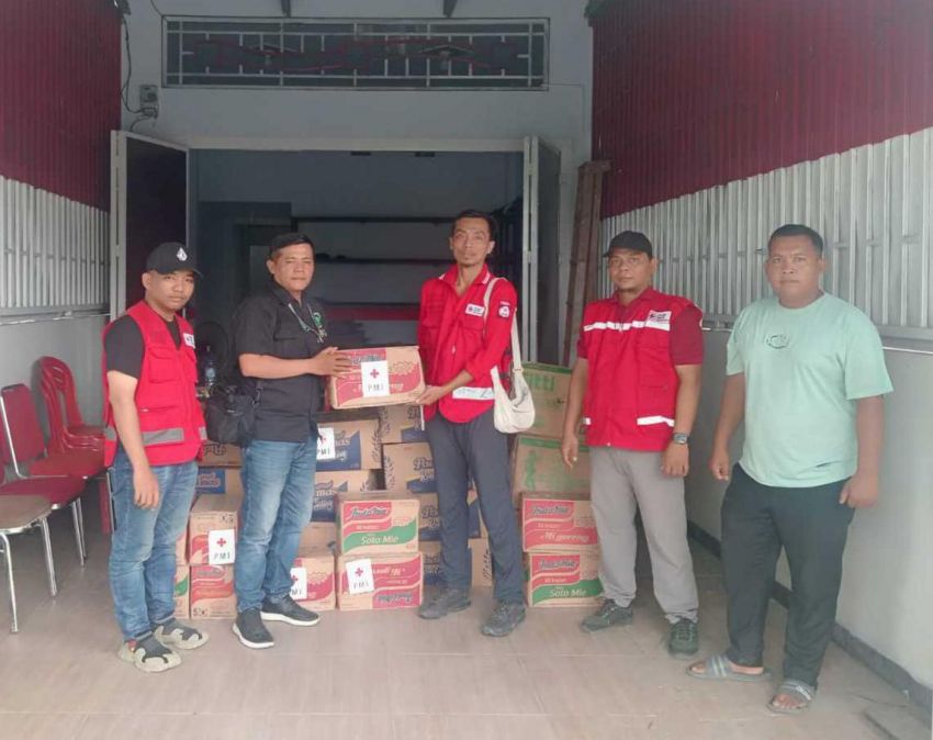 Forwaka Peduli Bencana Banjir  Terima Bantuan PMI Kota Medan