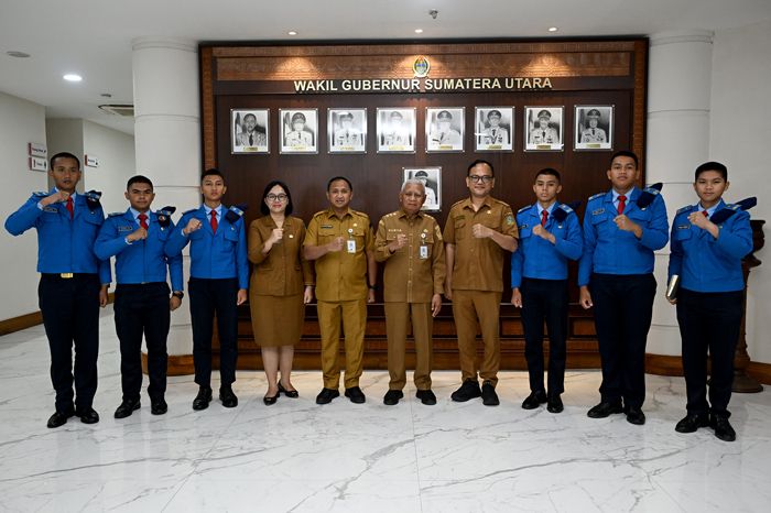 Terima Audiensi Siswa SMA Taruna Nusantara, Wagub Surya Sampaikan Pesan Inspiratif