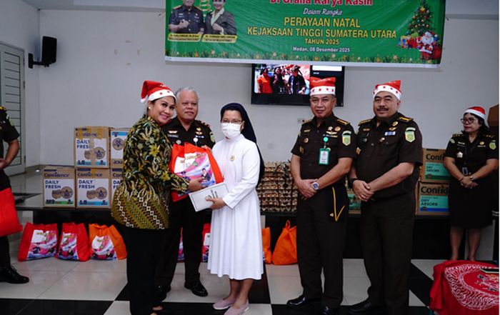 Sambut Natal 2025, Kejati Sumut Berbagi "Berkat Natal" Di Tiga Lokasi Secara Serentak