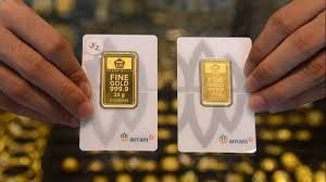 Harga Jual Emas Galeri24 dan Emas UBS Kompak Turun