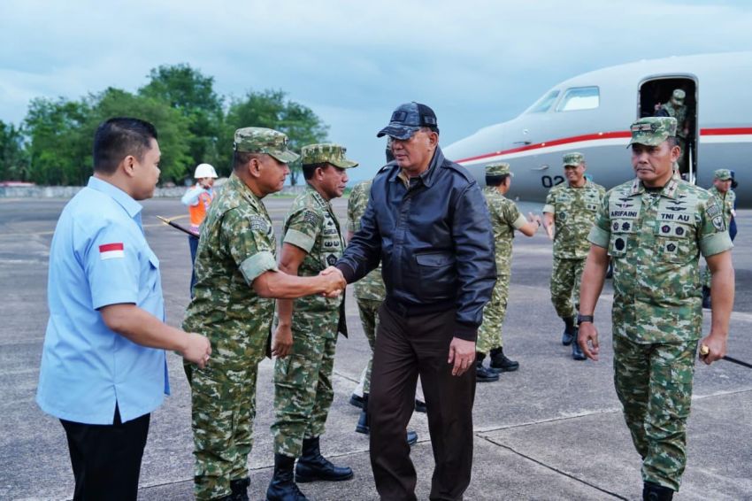 Danlanud Sultan Hasanuddin Sambut Kunjungan Menhan RI dan Wakasau di Makassar